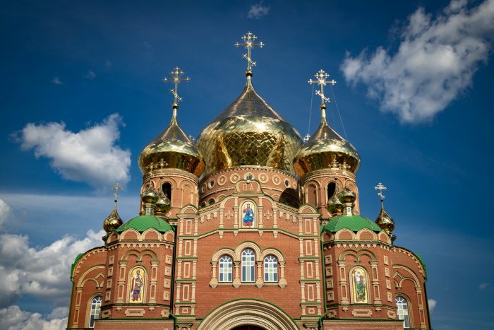 Read more about the article Луганск. Престольный праздник Свято-Владимирского кафедрального собора