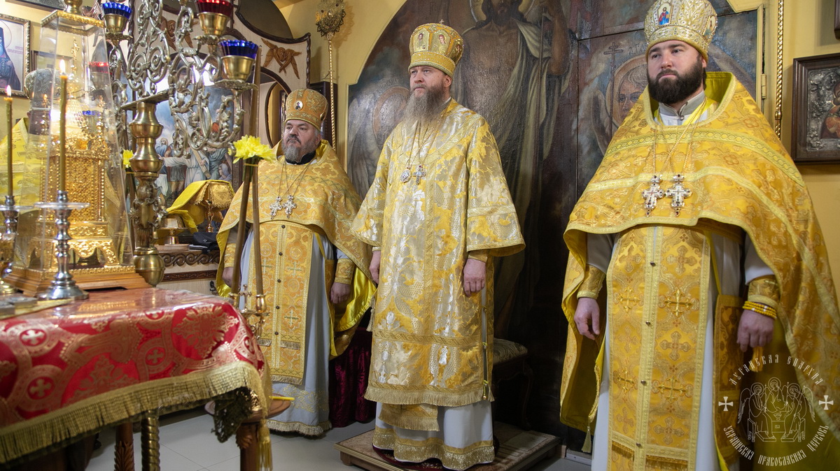 Подробнее о статье Луганск. Митрополит Пантелеимон совершил воскресное богослужение в женском монастыре