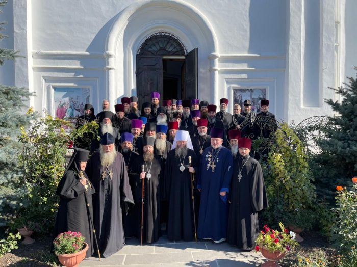 Read more about the article Беловодск. Архипастыри провели встречу духовенства северной части епархии