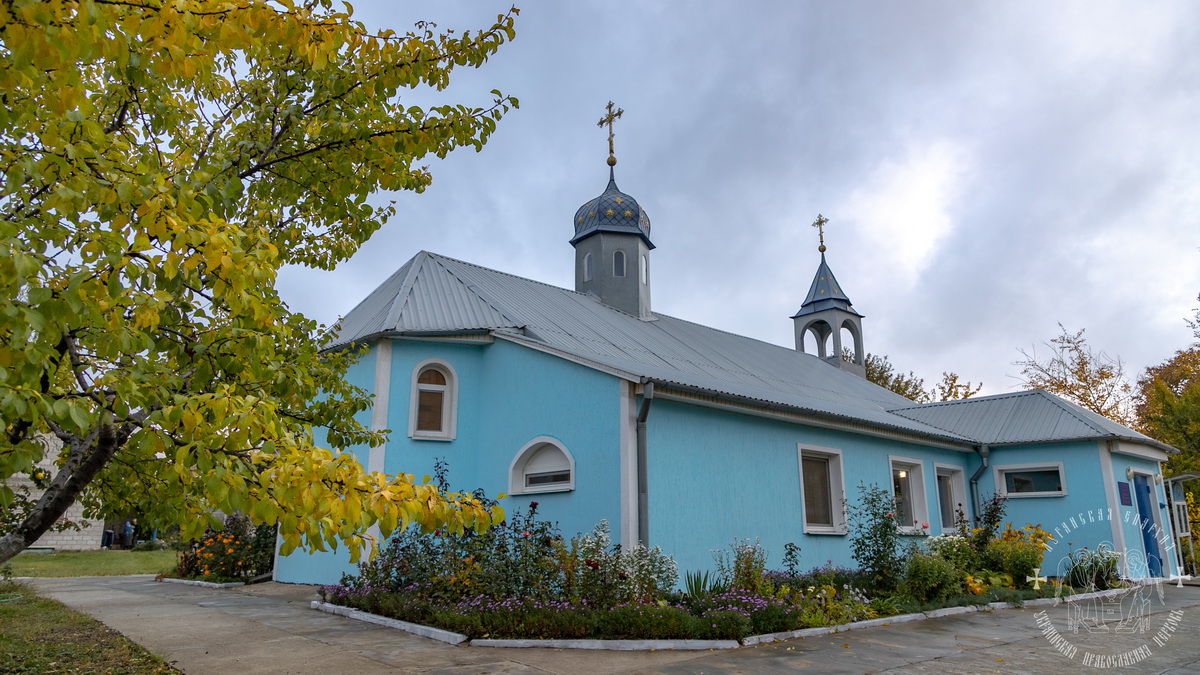 Подробнее о статье Луганск. Престольный праздник храма Покрова Пресвятой Богородицы