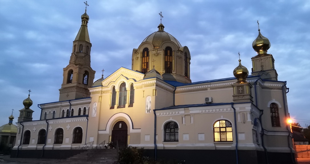 You are currently viewing Луганск. В кафедральном соборе отпраздновали престольный день