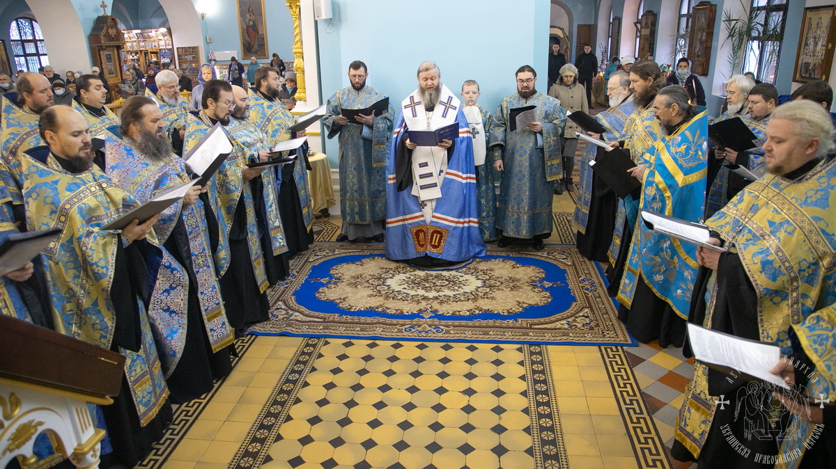 Вы сейчас просматриваете Луганск.  Правящий архиерей совершил молебен с акафистом у Луганской иконы Божией Матери