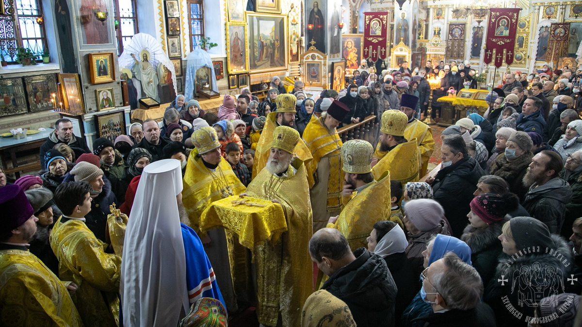 Подробнее о статье Луганск. Правящий архиерей возглавил престольный праздник Николо-Преображенского собора