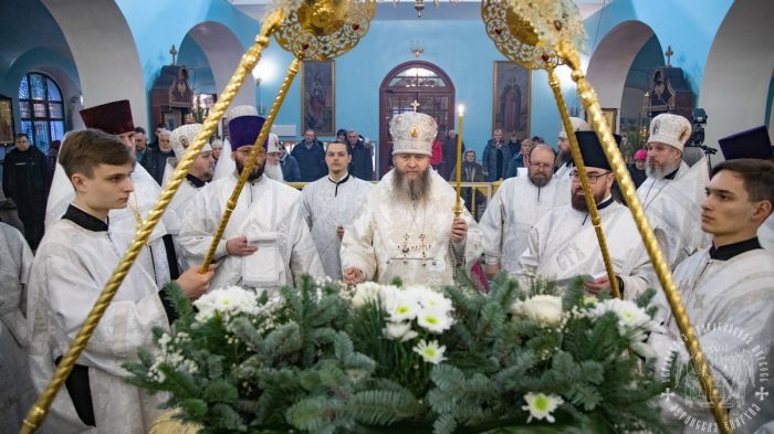 Read more about the article Луганск. Великое повечерие и Утреня праздника Рождества Христова