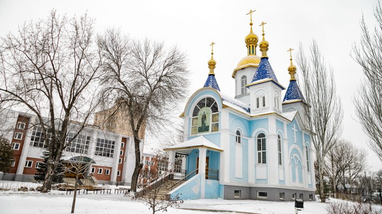 Read more about the article Луганск. Престольный праздник храма святой мученицы Татианы
