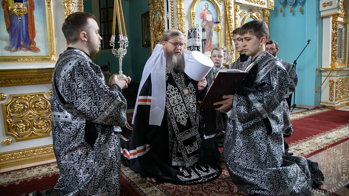 Подробнее о статье Луганск. Митрополит Пантелеимон совершил Вечерню с Чином прощения в кафедральном соборе