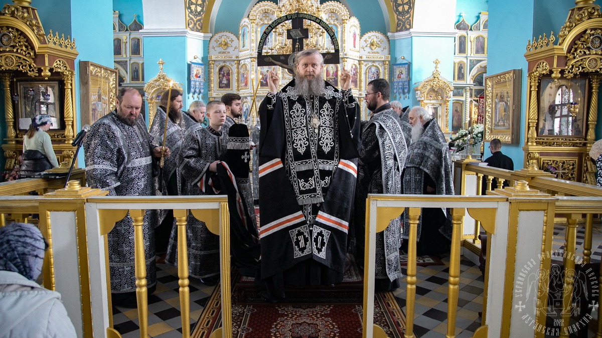 Подробнее о статье Луганск. Митрополит Пантелеимон совершил четвертое — заключительное чинопоследование Пассии