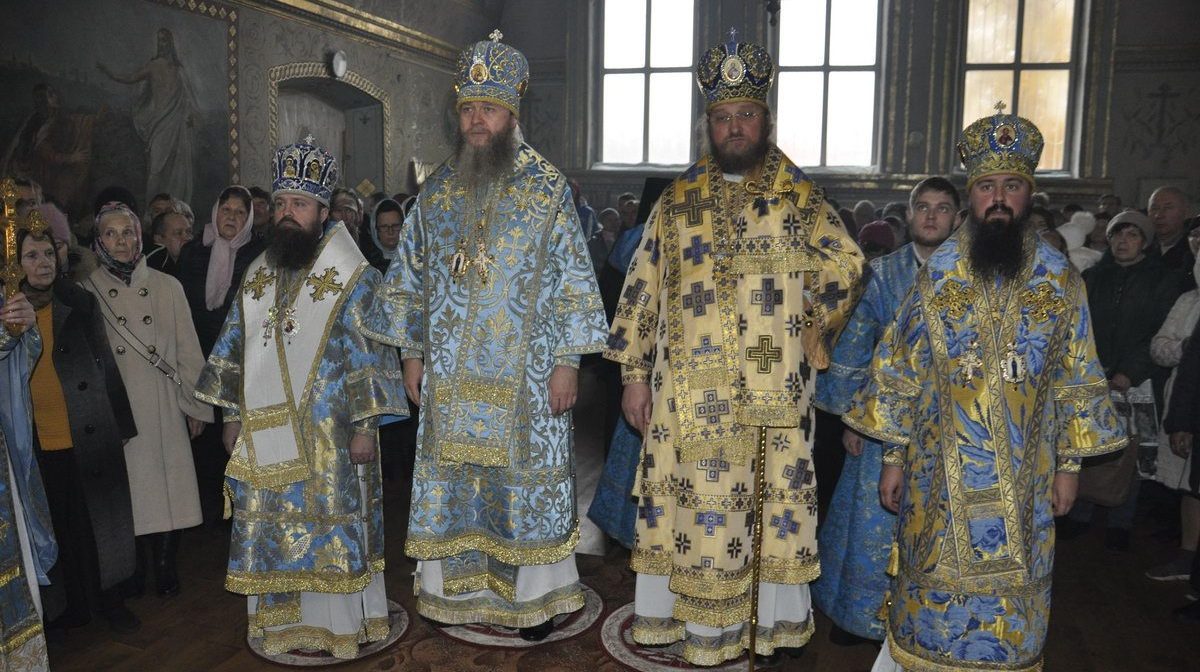 You are currently viewing Старобельск. Митрополит Пантелеимон принял участие в праздновании престольного дня женского монастыря