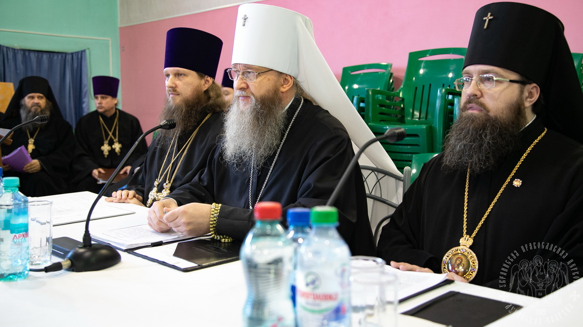 Вы сейчас просматриваете Луганск. Митрополит Пантелеимон возглавил ежегодное Епархиальное собрание духовенства Луганской епархии