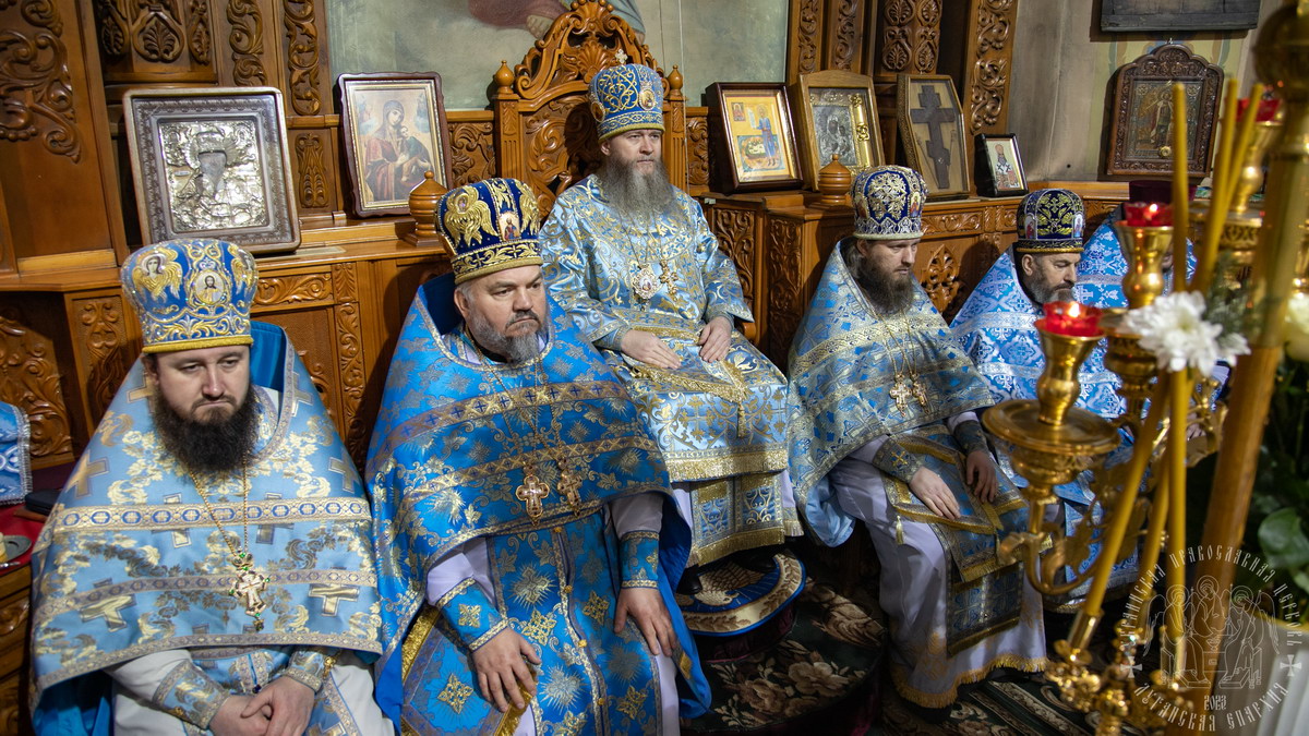Алчевск. В праздник Собора Пресвятой Богородицы, правящий архиерей посетил второй кафедральный город