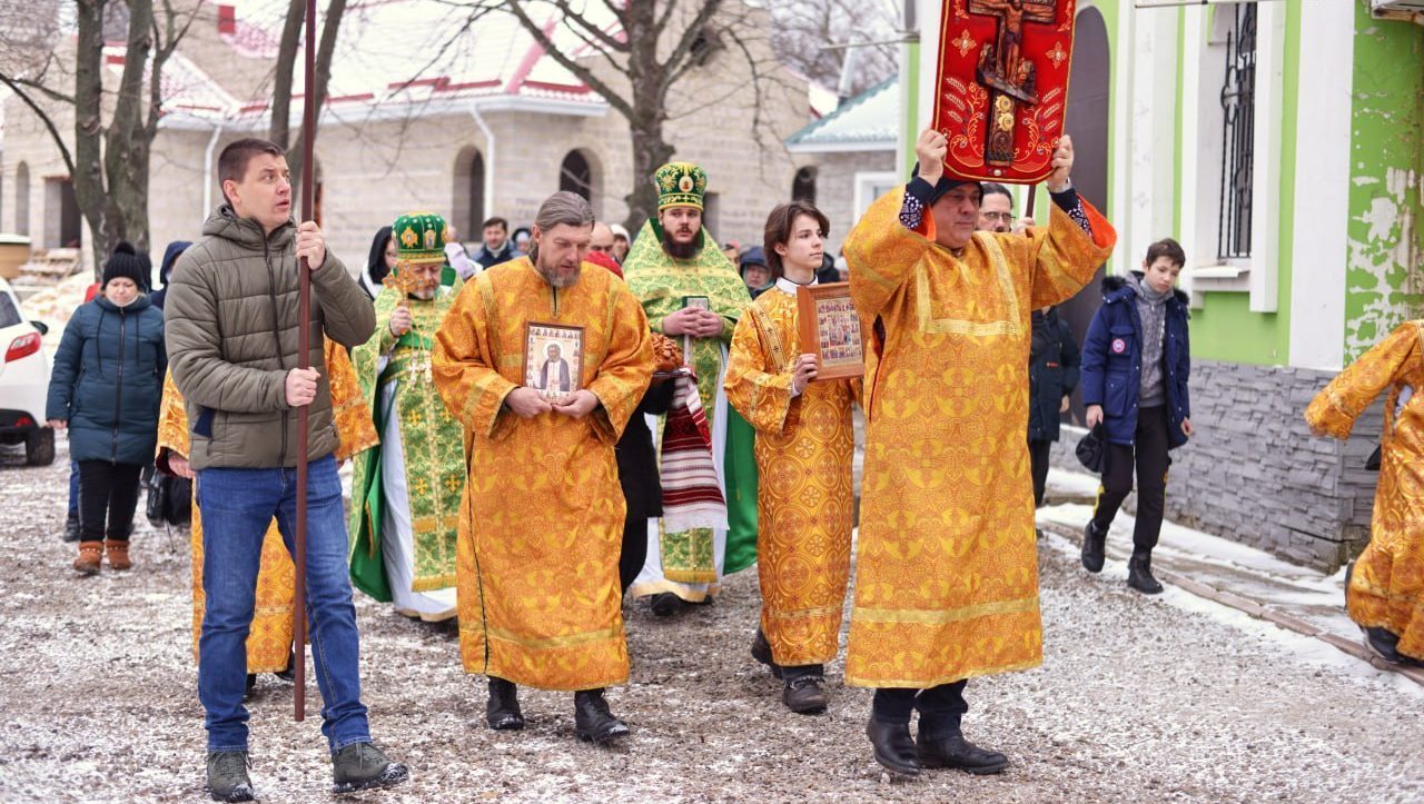 Луганск. Престольный день храма прп. Серафима Саровского