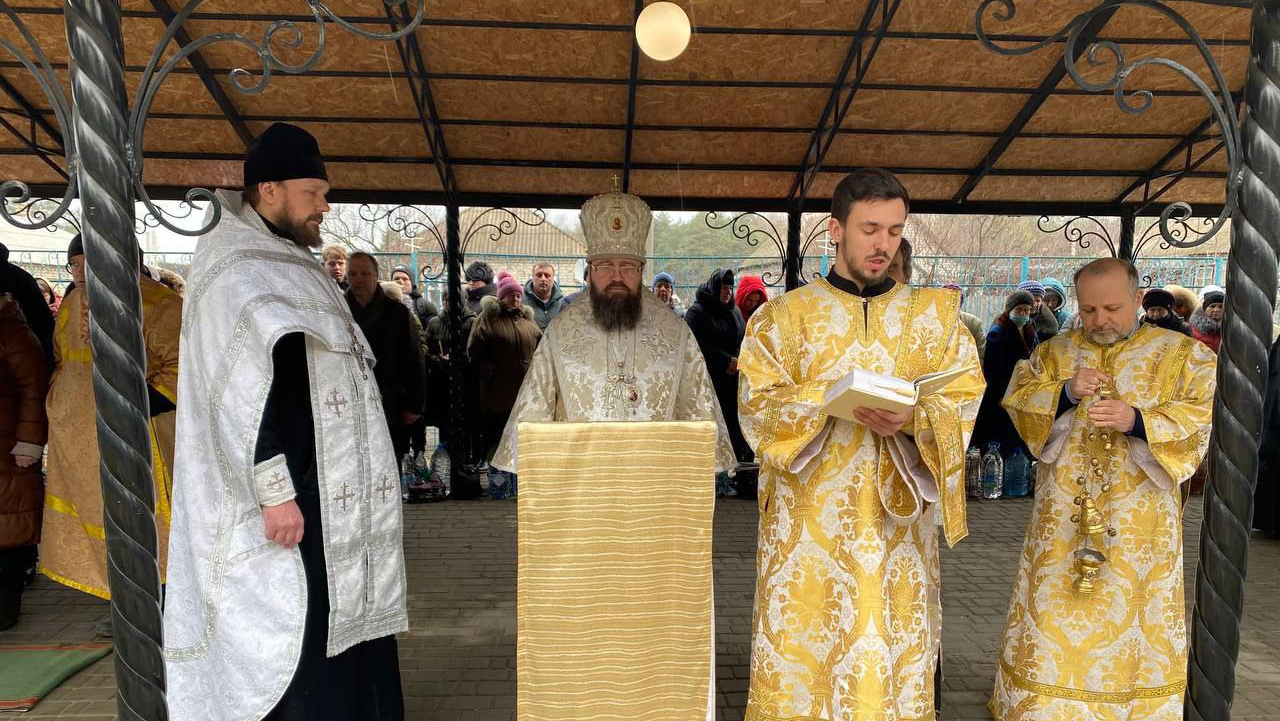 Новоайдар. Викарий Луганской епархии совершил праздничное богослужение на Богоявление