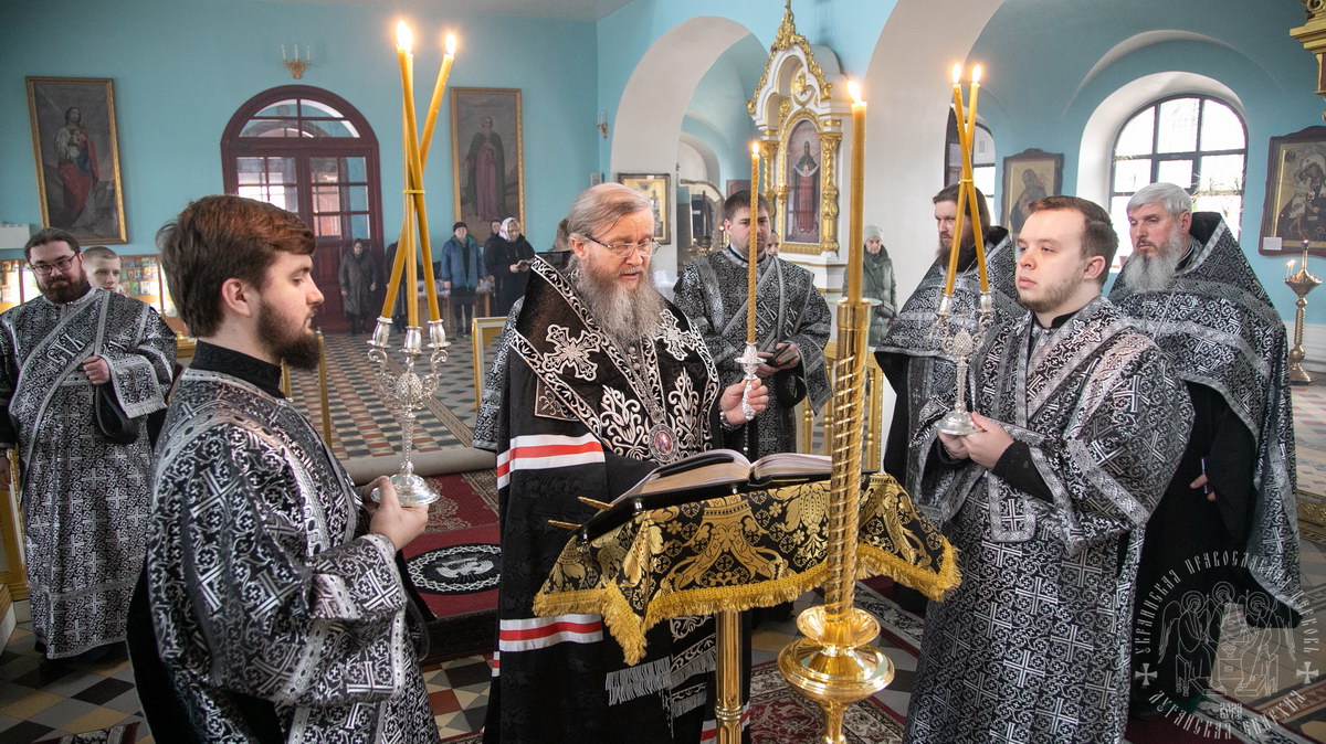 Луганск. Митрополит Пантелеимон совершил второе чинопоследование Пассии