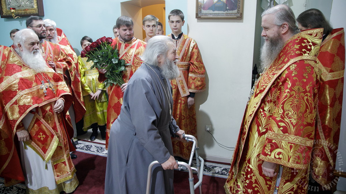 Луганск. Митрополит Пантелеимон совершил воскресное богослужение в кафедральном соборе