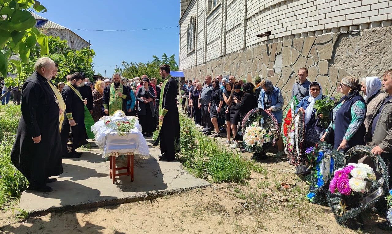 Новокондрашевск. Собор духовенства совершил чин отпевания новопреставленного прот. Виктора Нескоромного