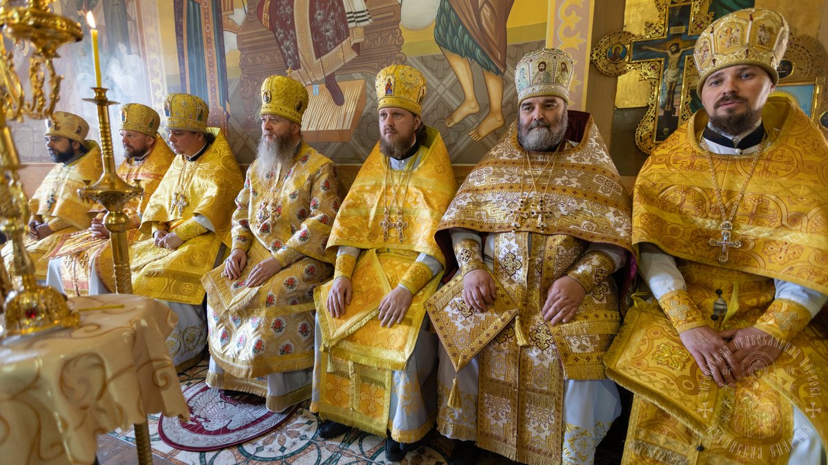 Подробнее о статье Луганск. Правящий архиерей возглавил престольный праздник храма Всех святых
