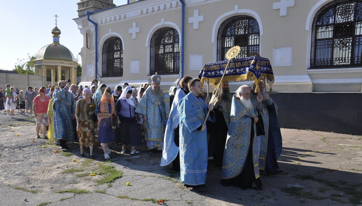 Вы сейчас просматриваете Луганск. Митрополит Пантелеимон совершил Утреню с чином Погребения Плащаницы Пресвятой Богородицы