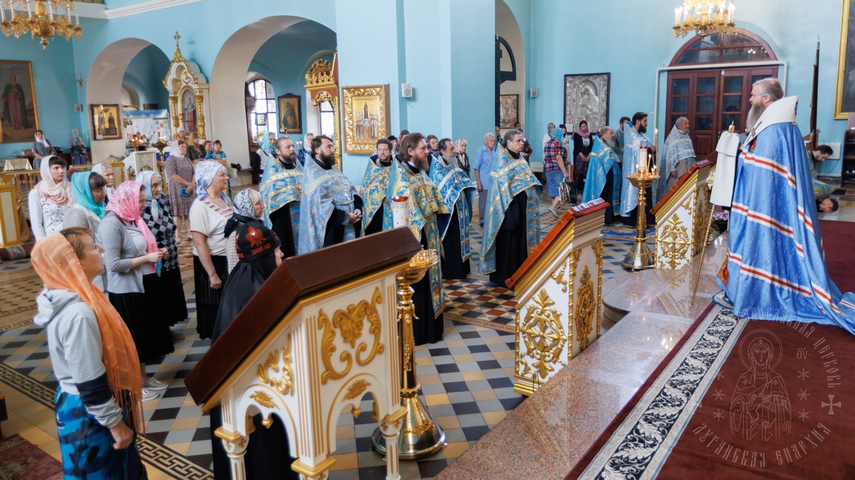 Вы сейчас просматриваете Луганск. Архипастырь совершил молебен с акафистом у Луганской иконы Божией Матери