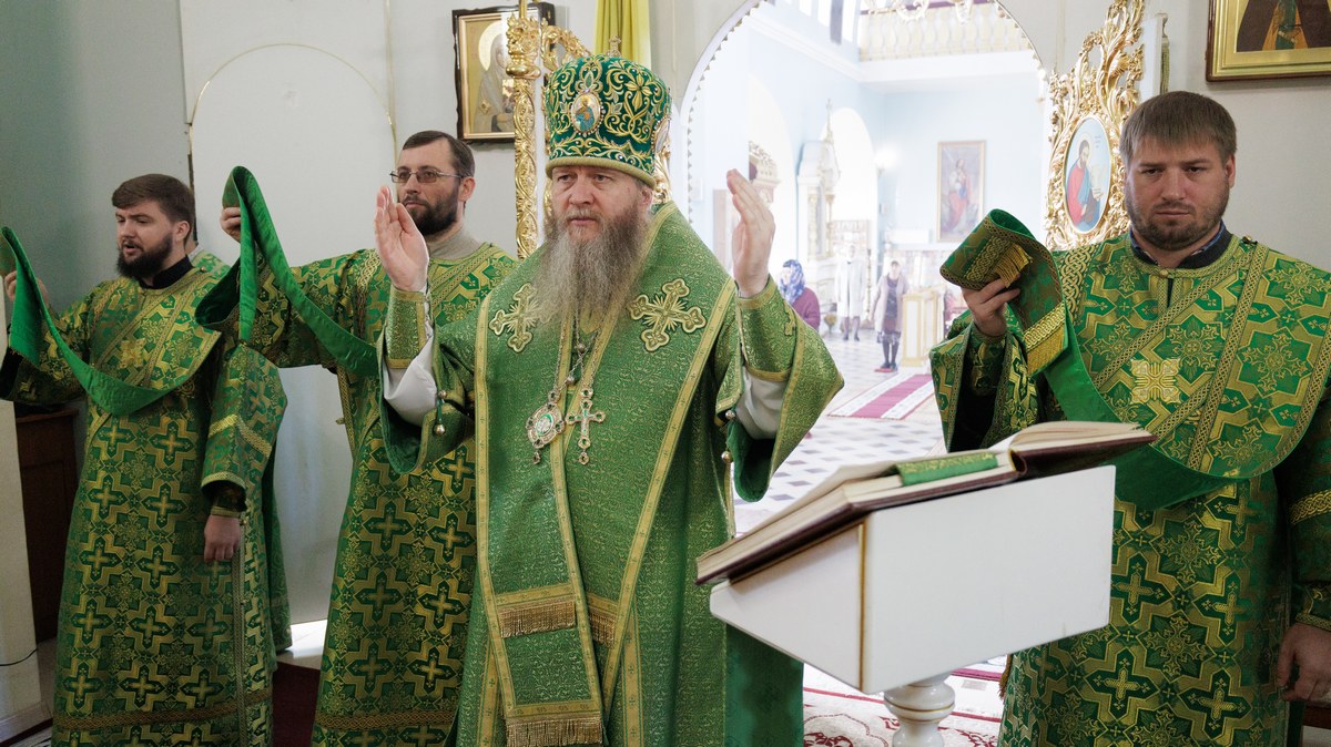 Луганск. Митрополит Пантелеимон совершил богослужение в кафедральном соборе