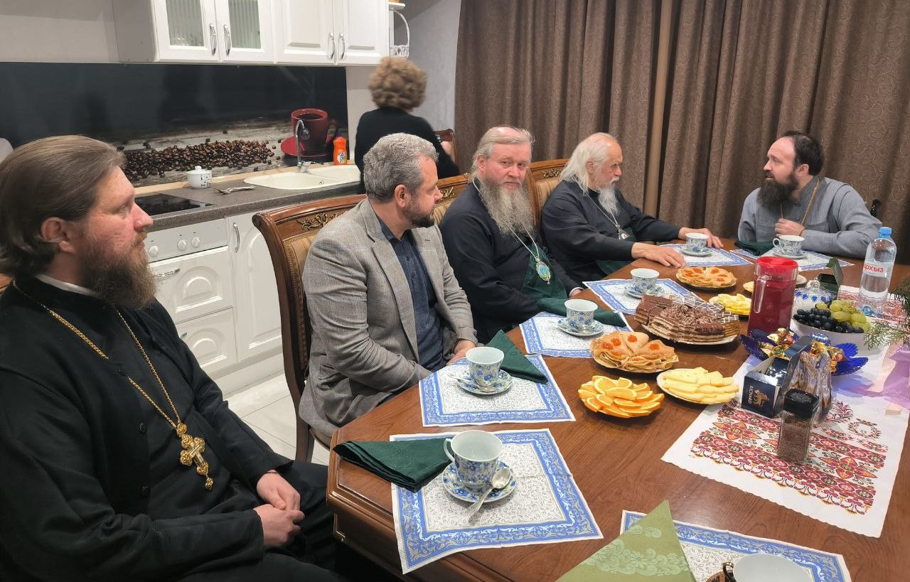 Подробнее о статье Луганск. Владыку архиепископа Павла посетили гости