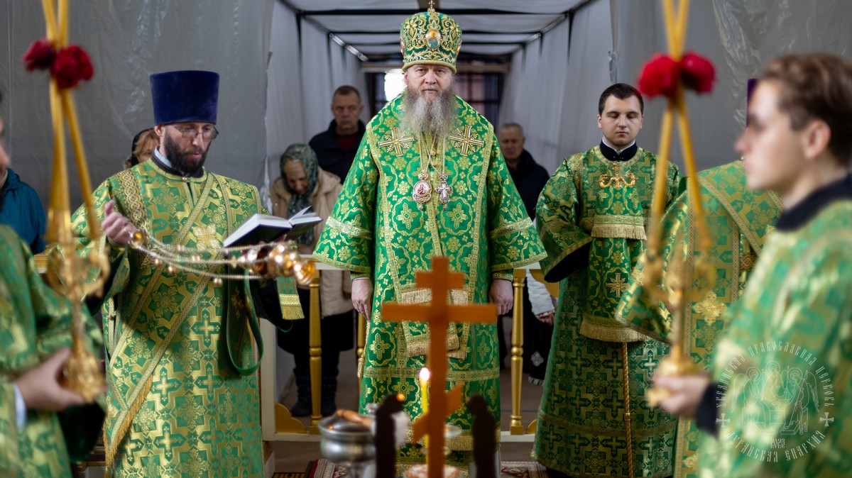 Вы сейчас просматриваете Луганск. Митрополит Пантелеимон совершил поминальное богослужение по митрополиту Иоанникию (Кобзеву)