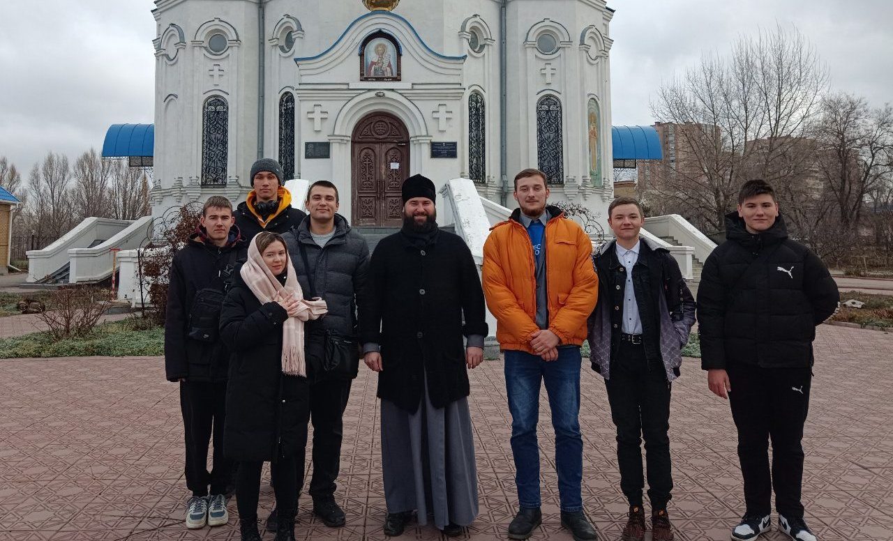 Вы сейчас просматриваете Луганск. Престольный день храма св.блгв. князя Александра Невского