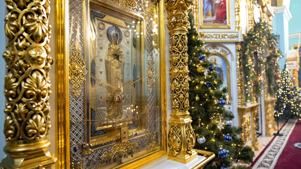 Подробнее о статье Луганск. Молебен с акафистом у Луганской иконы Божией Матери