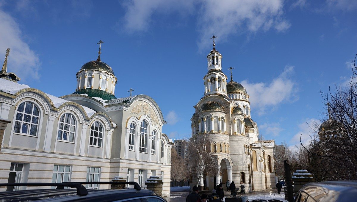 Луганск. Престольный праздник храма святой блаженной Ксении Петербургской