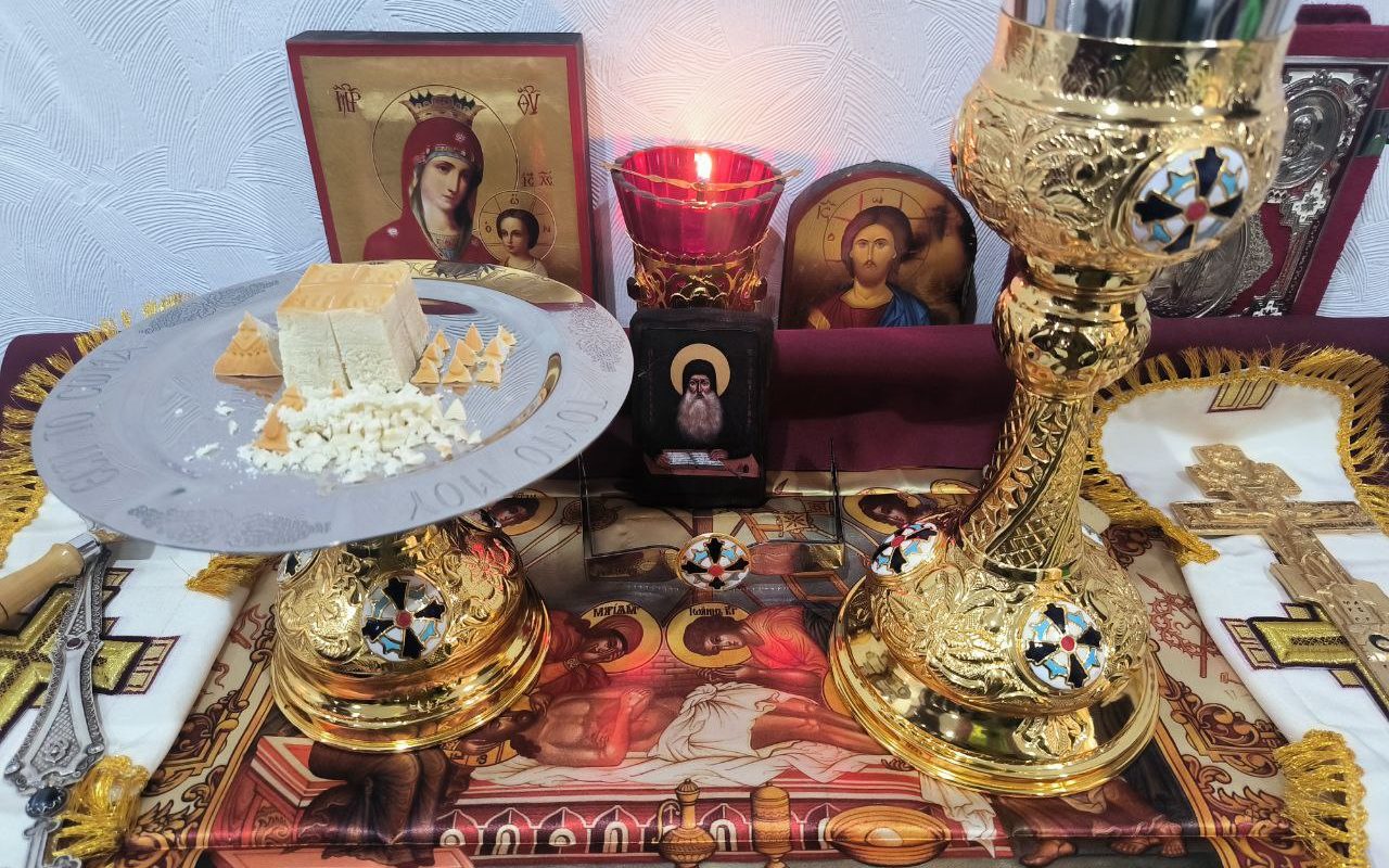 Подробнее о статье Луганск. Архиепископ Павел причастился Святых Христовых Таин