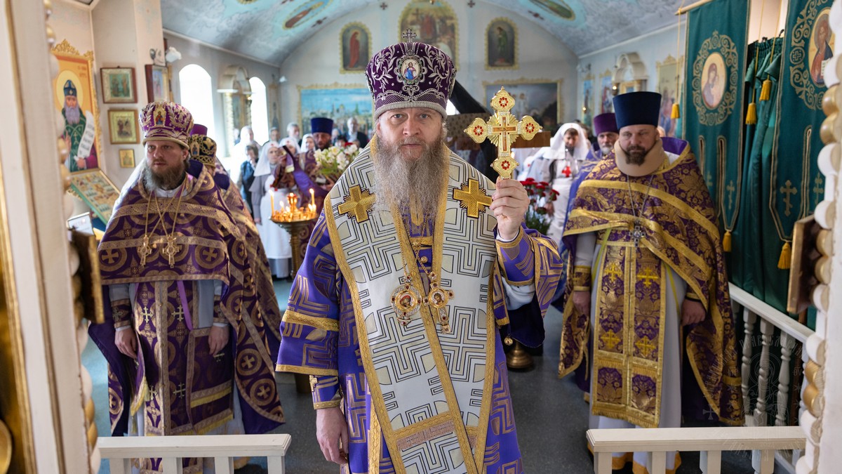 Подробнее о статье Новоайдар. Митрополит Пантелеимон совершил празднование в честь Архангела Гавриила
