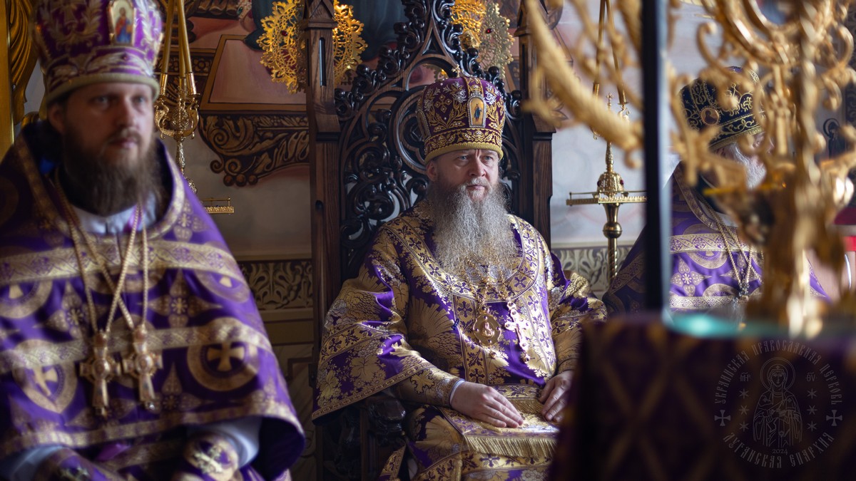 Вы сейчас просматриваете Луганск. Митрополит Пантелеимон совершил богослужение Недели пятой Великого поста