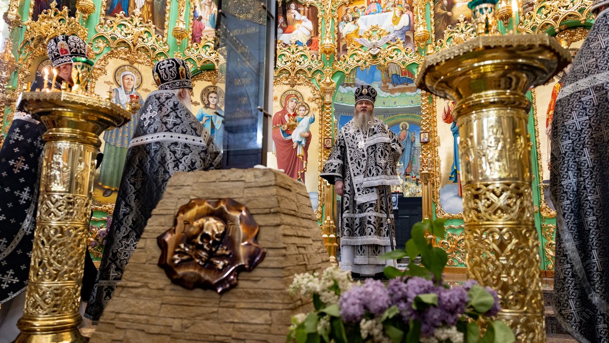 Подробнее о статье Луганск. Митрополит Пантелеимон совершил соборное служение Литургии Преждеосвященных Даров во втором городском благочинии