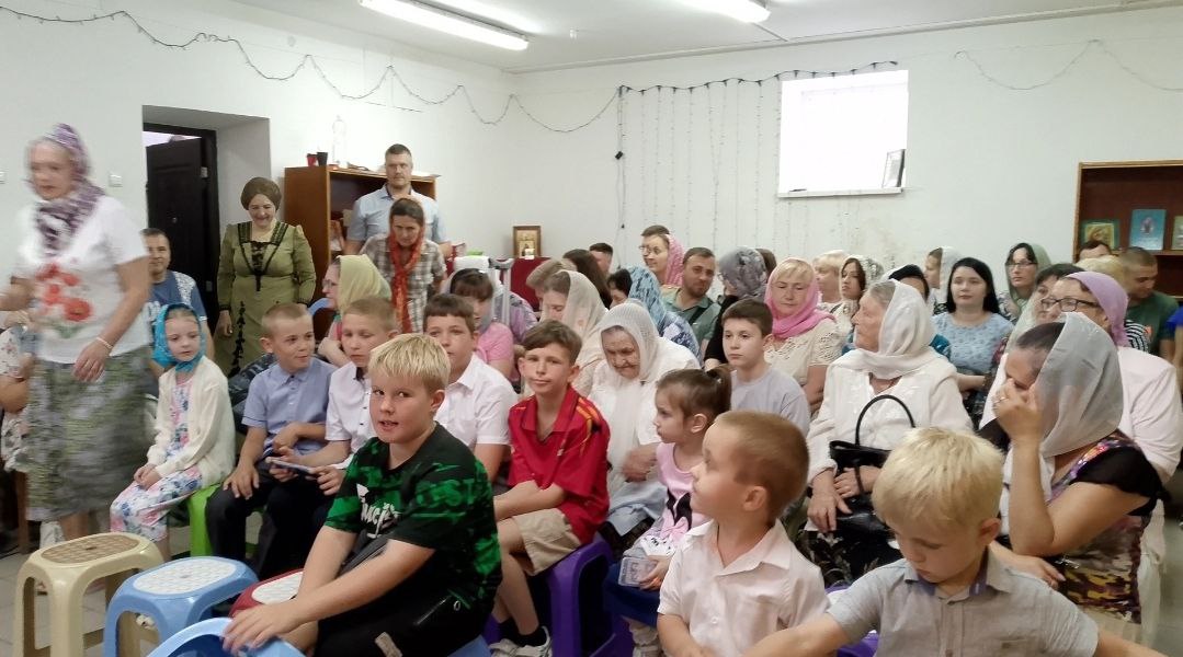 Подробнее о статье Луганск. Состоялся спектакль «Письма Государя» о царственной семье
