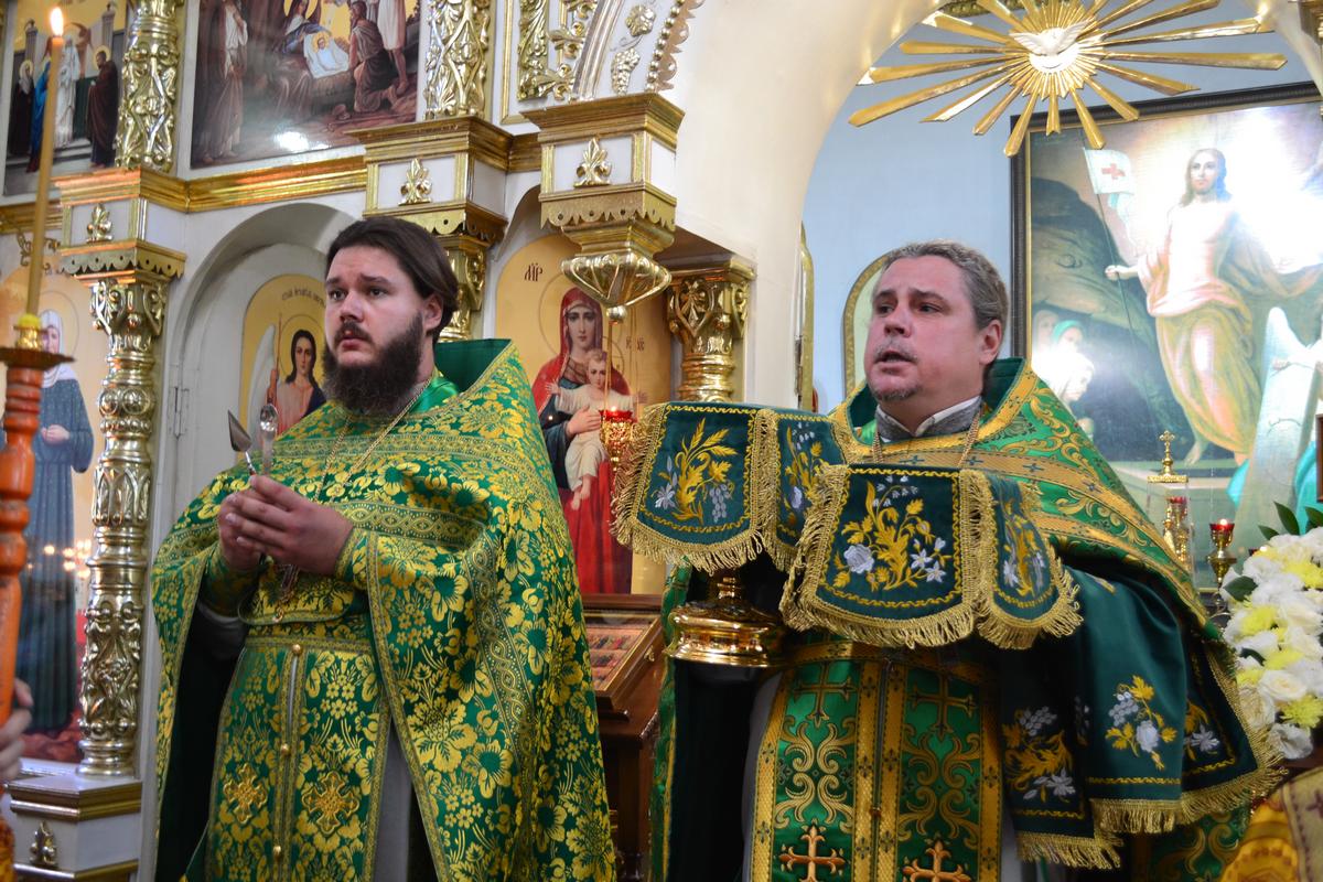 Луганск. Престольный день храма прп. Серафима Саровского