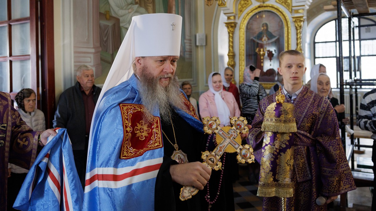 Вы сейчас просматриваете Луганск. Митрополит Пантелеимон возглавил празднование Воздвижения Креста Господня