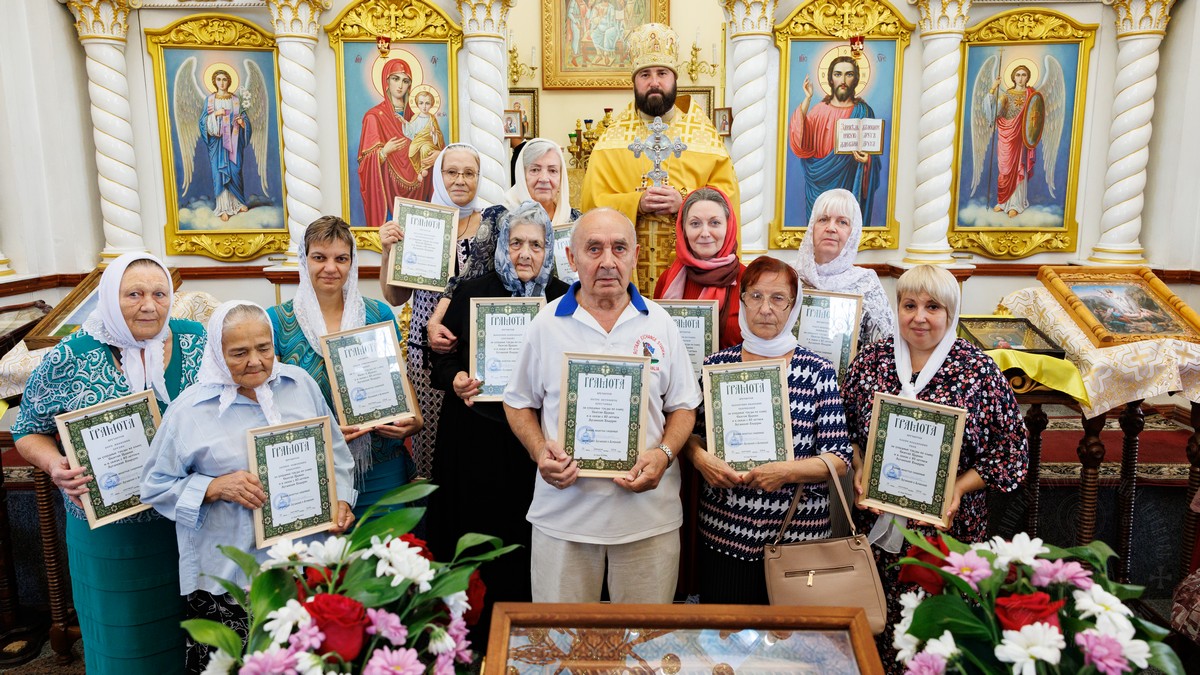 Луганск. Престольный праздник храма святого благоверного князя Александра Невского