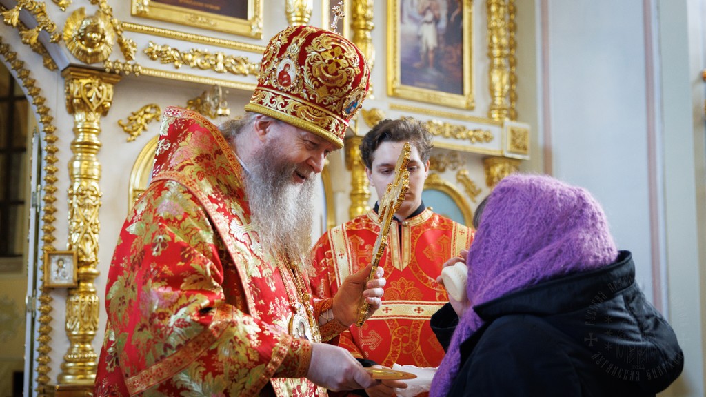 Луганск. Митрополит Пантелеимон почтил день памяти святой великомученицы Варвары