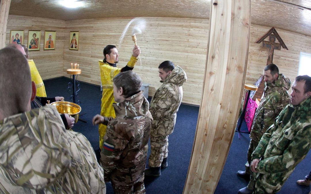 Священнослужители совершили водосвятный молебен в военном госпитале