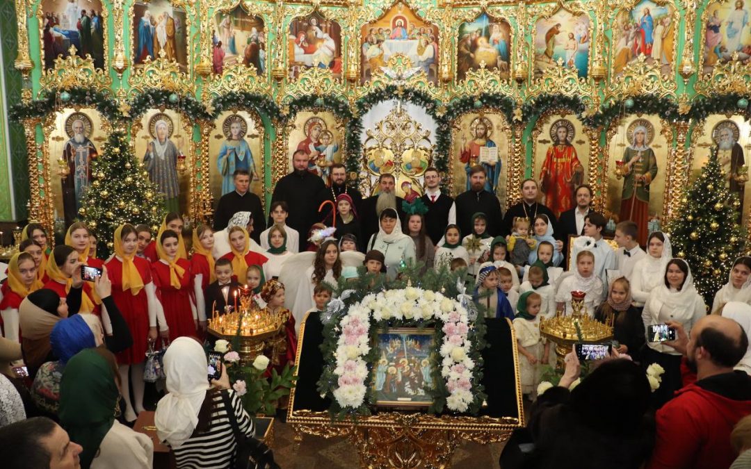 7 января, в праздник Рождества Христова в храме блж. Ксении Петербургской была совершена Божественная литургия