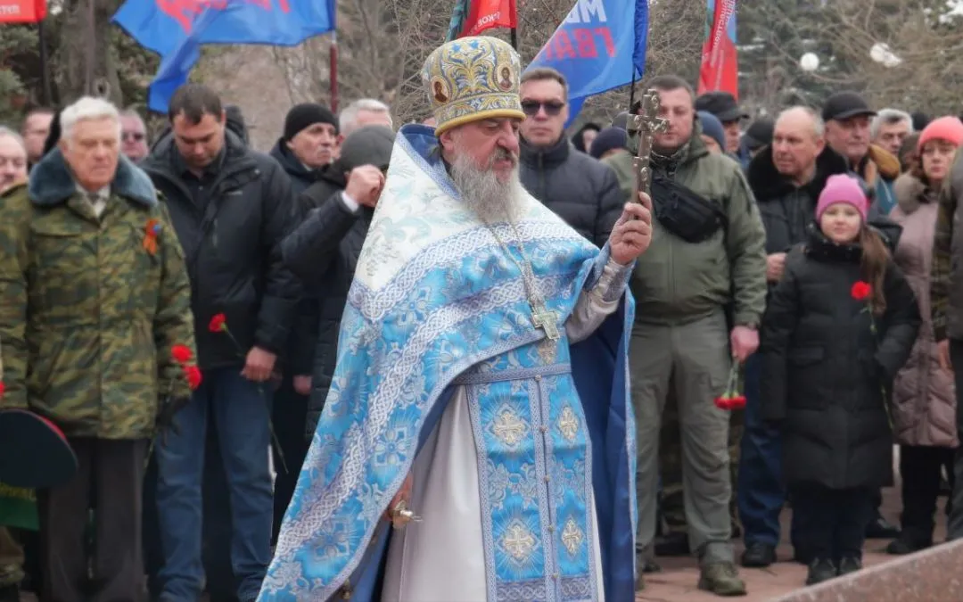 В Луганске почтили память воинов-интернационалистов  «Сквере памяти»