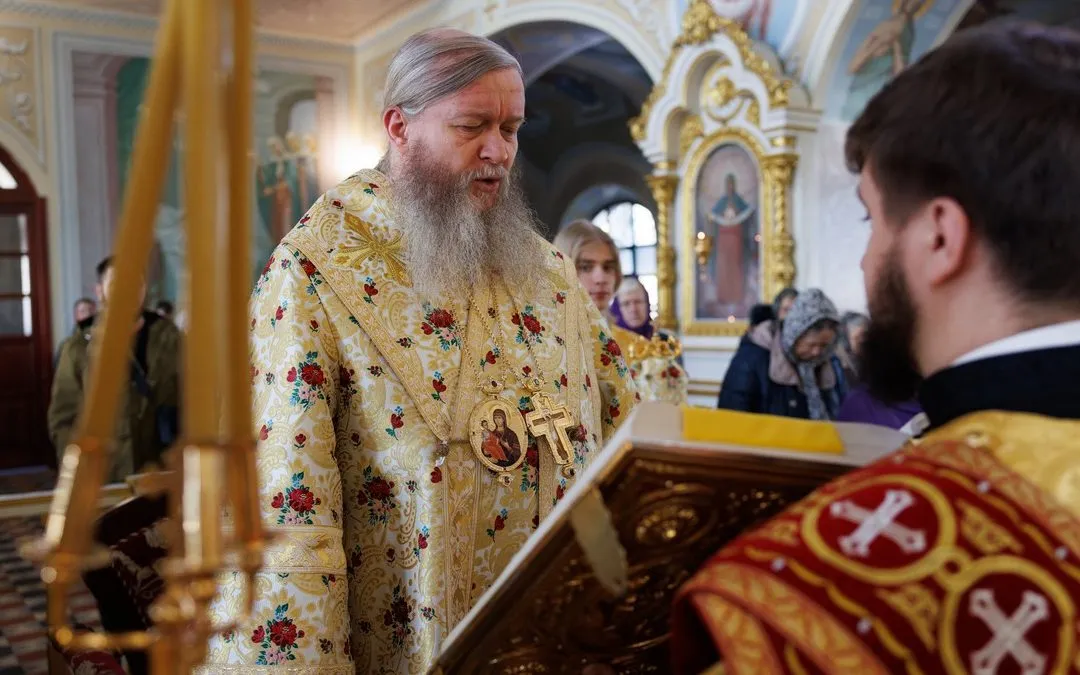 Луганск. Митрополит Пантелеимон совершил богослужение Недели Торжества Православия