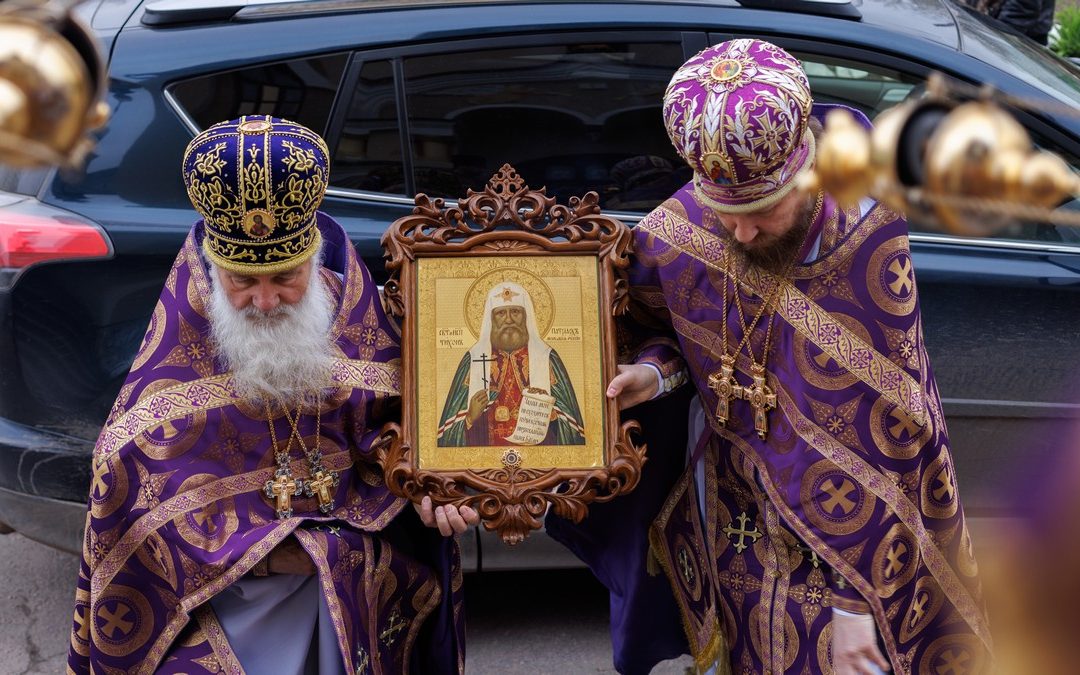 Луганск. Правящий архиерей совершил воскресное богослужение в кафедральном соборе