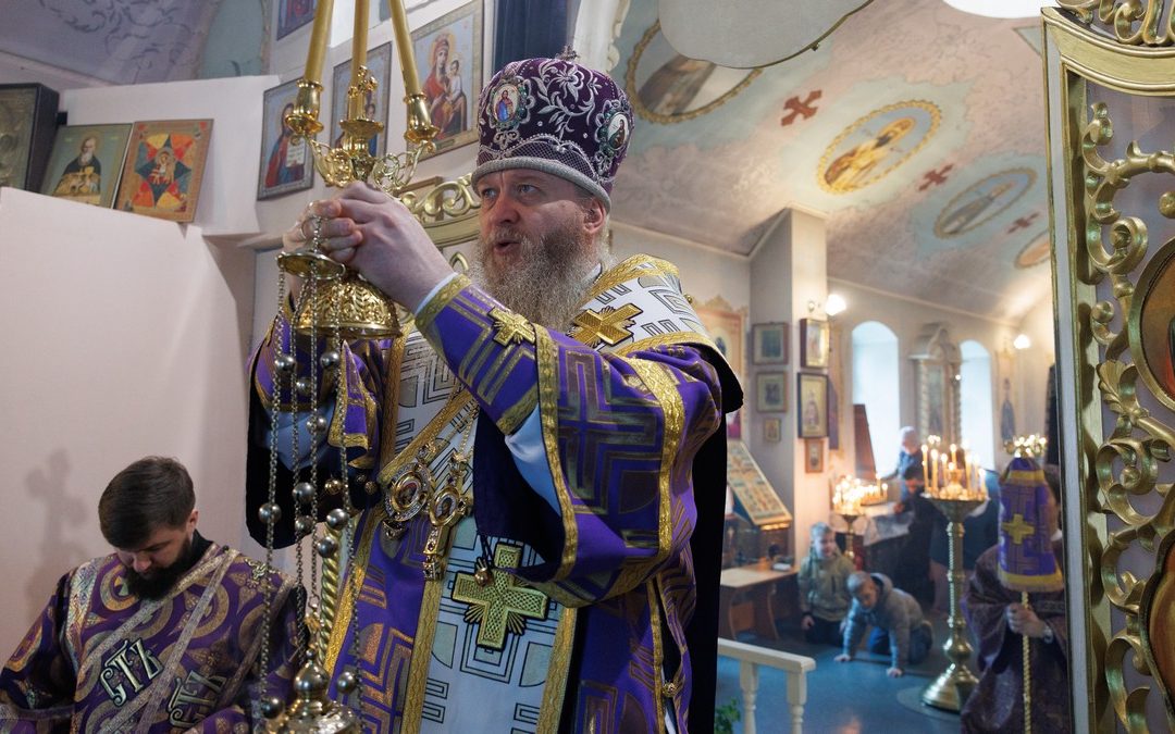 Новоайдар. Митрополит Пантелеимон совершил празднование в честь Архангела Гавриила