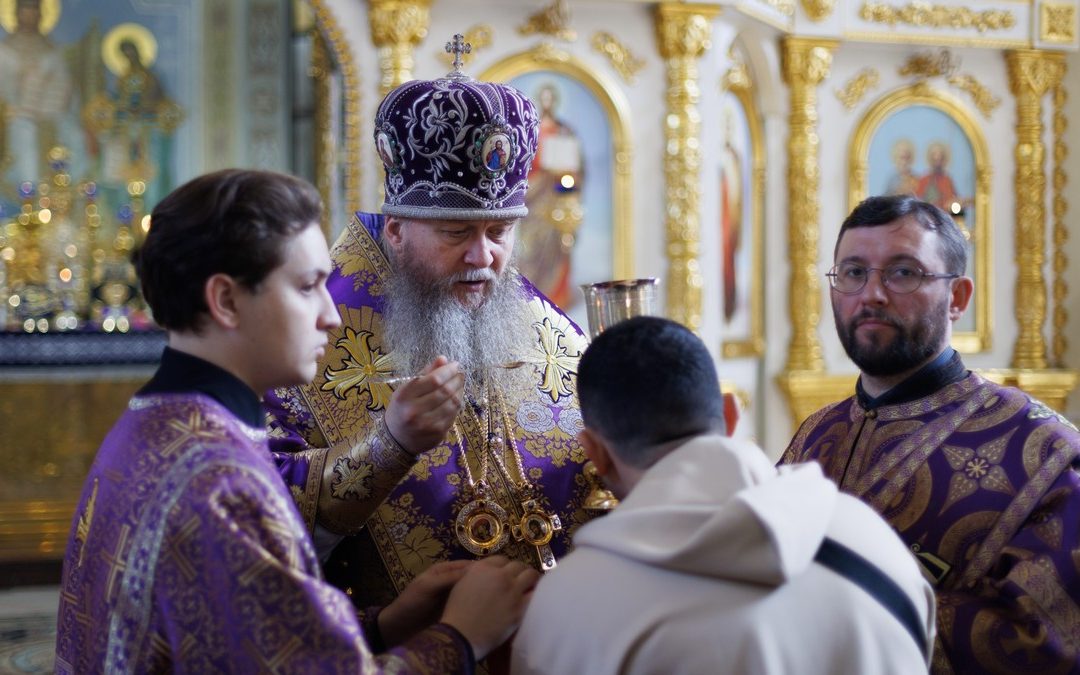 Луганск. Митрополит Пантелеимон совершил богослужение Великого Четверга