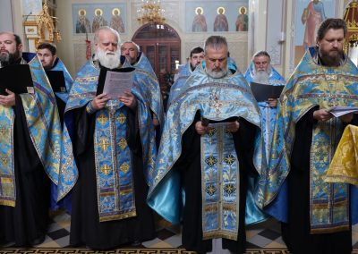 Священнослужители совершили молебное акафистное пение и заупокойную Литургию