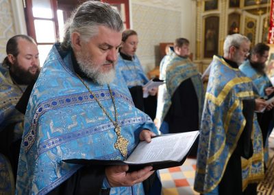 Священнослужители совершили молебное акафистное пение и заупокойную Литургию