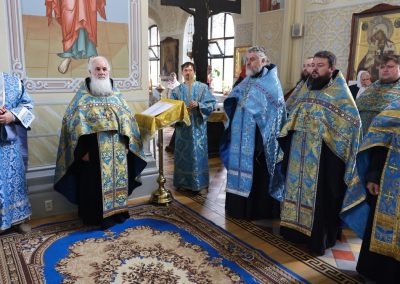 Священнослужители совершили молебное акафистное пение и заупокойную Литургию