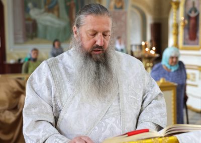 Священнослужители совершили молебное акафистное пение и заупокойную Литургию