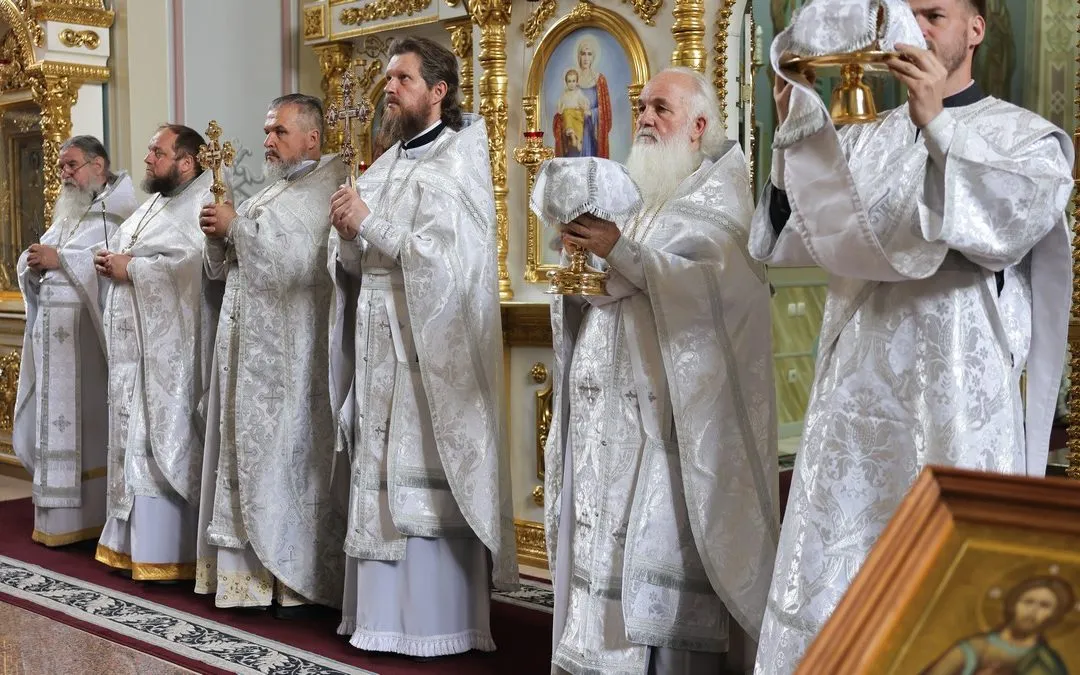 Священнослужители совершили молебное акафистное пение и заупокойную Литургию