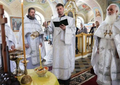 Священнослужители совершили молебное акафистное пение и заупокойную Литургию